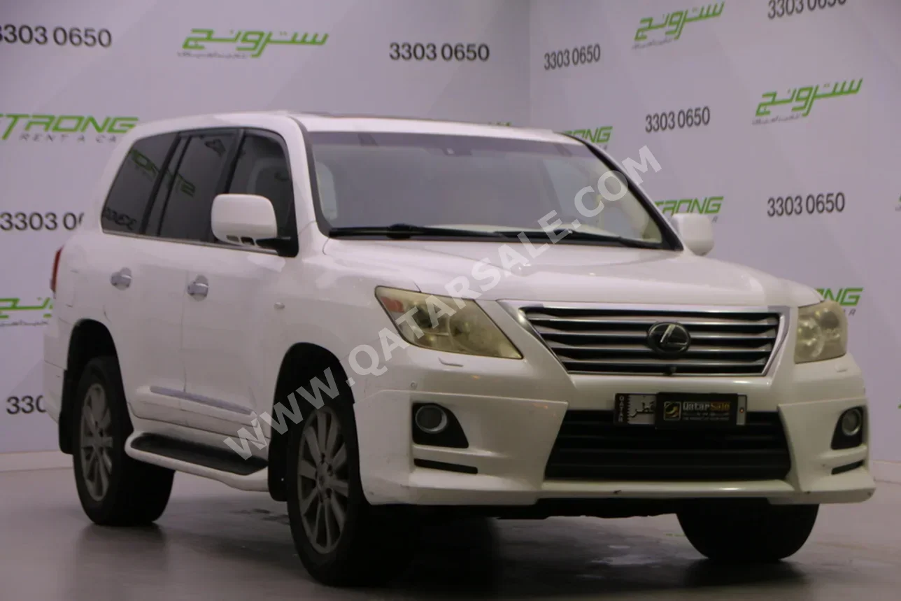 Lexus LX 570 2010 Automatic 323,000 Km 8 Cylinder Four Wheel Drive (4WD) SUV White