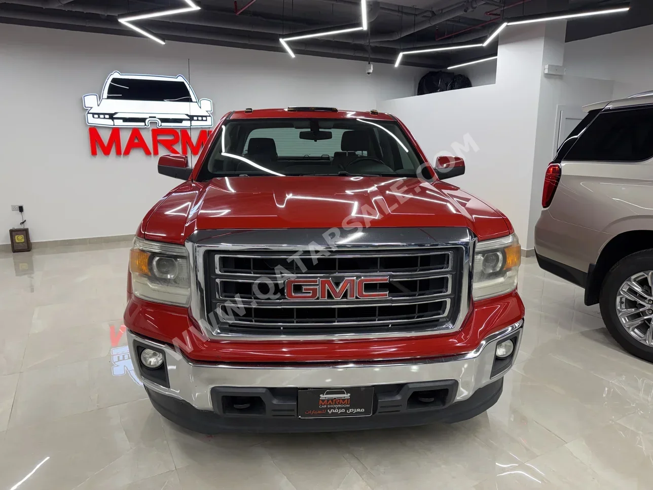 جي ام سي  سييرا  1500  2015  اوتوماتيك  114,000 كم  8 سلندر  دفع رباعي  بيكب  أحمر
