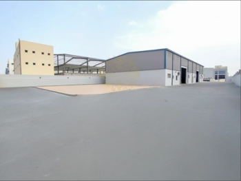 مخازن و مستودعات - الوكرة - بركة العوامر -المساحة: 3800 متر مربع