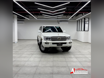 تويوتا  لاند كروزر  جي اكس ار  2006  عادي  312,000 كم  6 سلندر  دفع رباعي  اس يو في  أبيض