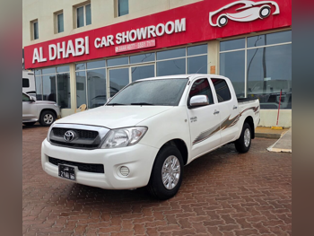 تويوتا  هاي لوكس  2011  عادي  285,000 كم  4 سلندر  دفع رباعي  بيكب  أبيض