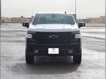 شفروليه  سلفرادو  تريل بووز  2021  اوتوماتيك  28,000 كم  8 سلندر  دفع رباعي  بيكب  أبيض