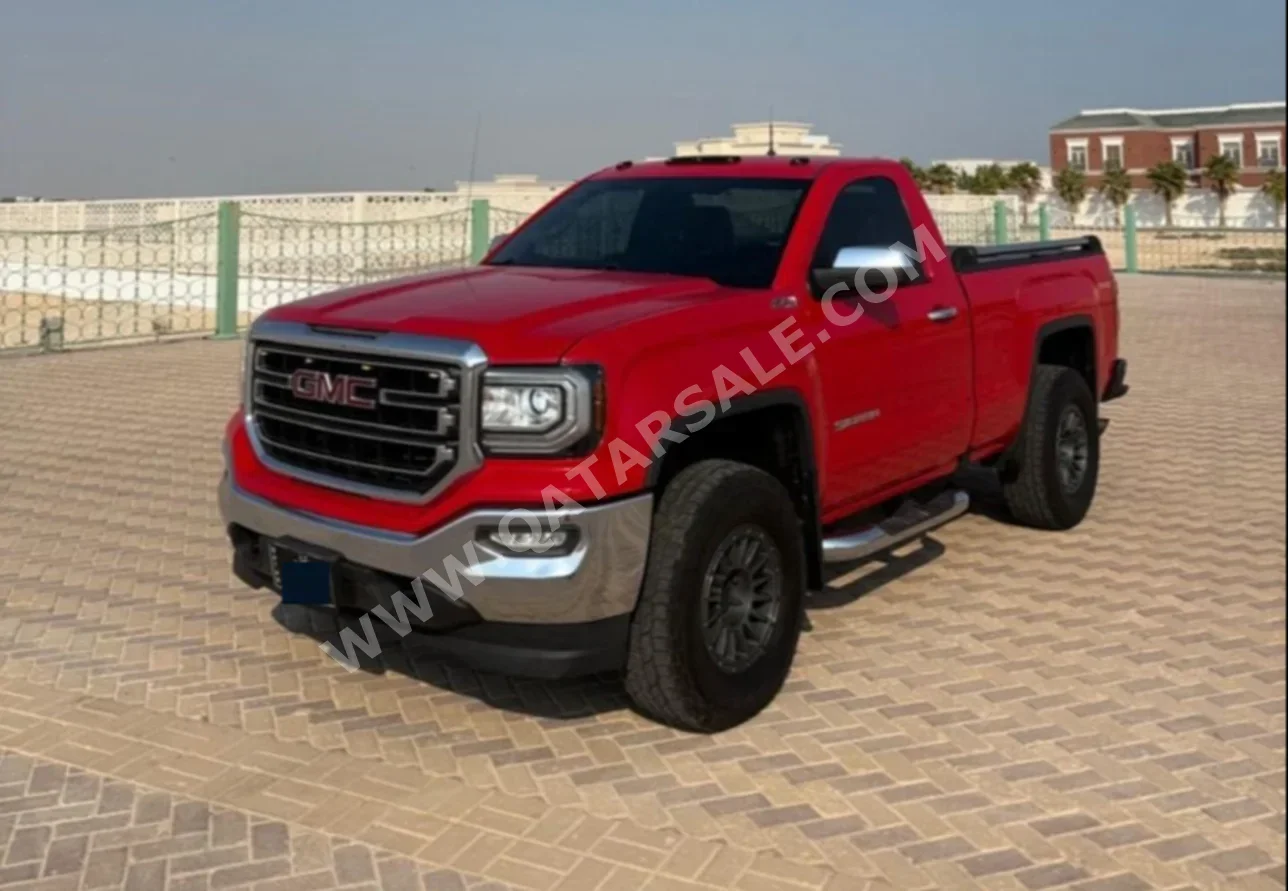 GMC  Sierra  1500  2016  Automatic  300,000 Km  8 Cylinder  Four Wheel Drive (4WD)  Pick Up  Red