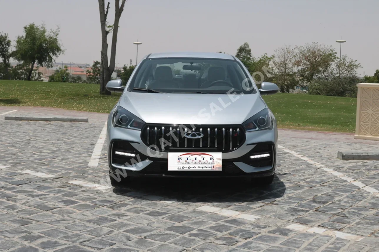 شيري  أريزو 5  2024  اوتوماتيك  150,000 كم  4 سلندر  سحب امامي  سيدان  فضي  تحت الضمان