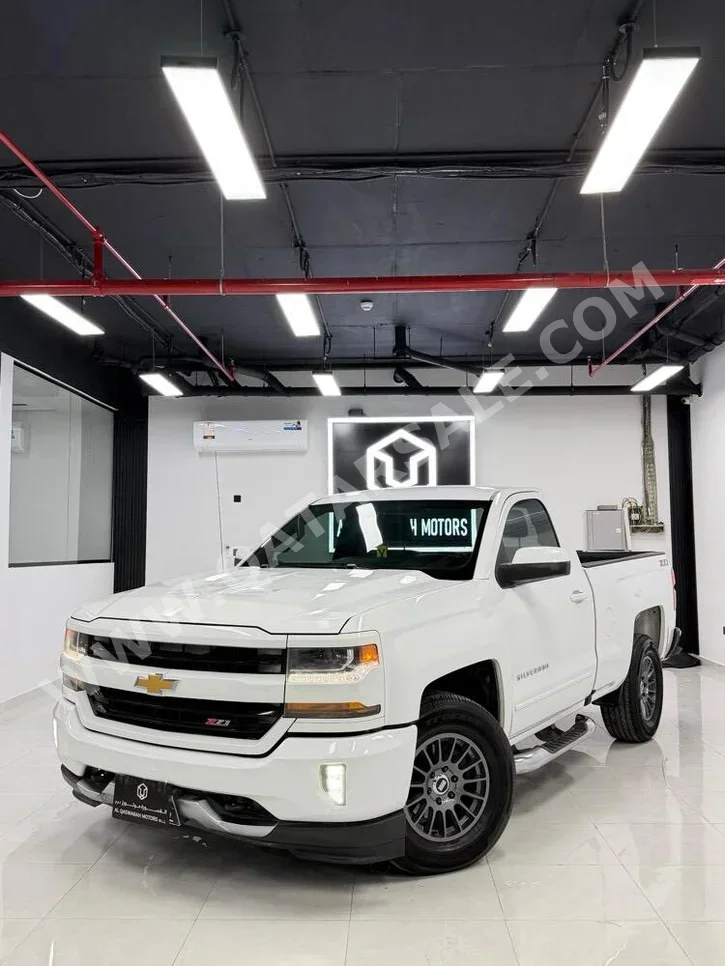 Chevrolet  Silverado  LTZ  2016  Automatic  140,000 Km  8 Cylinder  Four Wheel Drive (4WD)  Pick Up  White