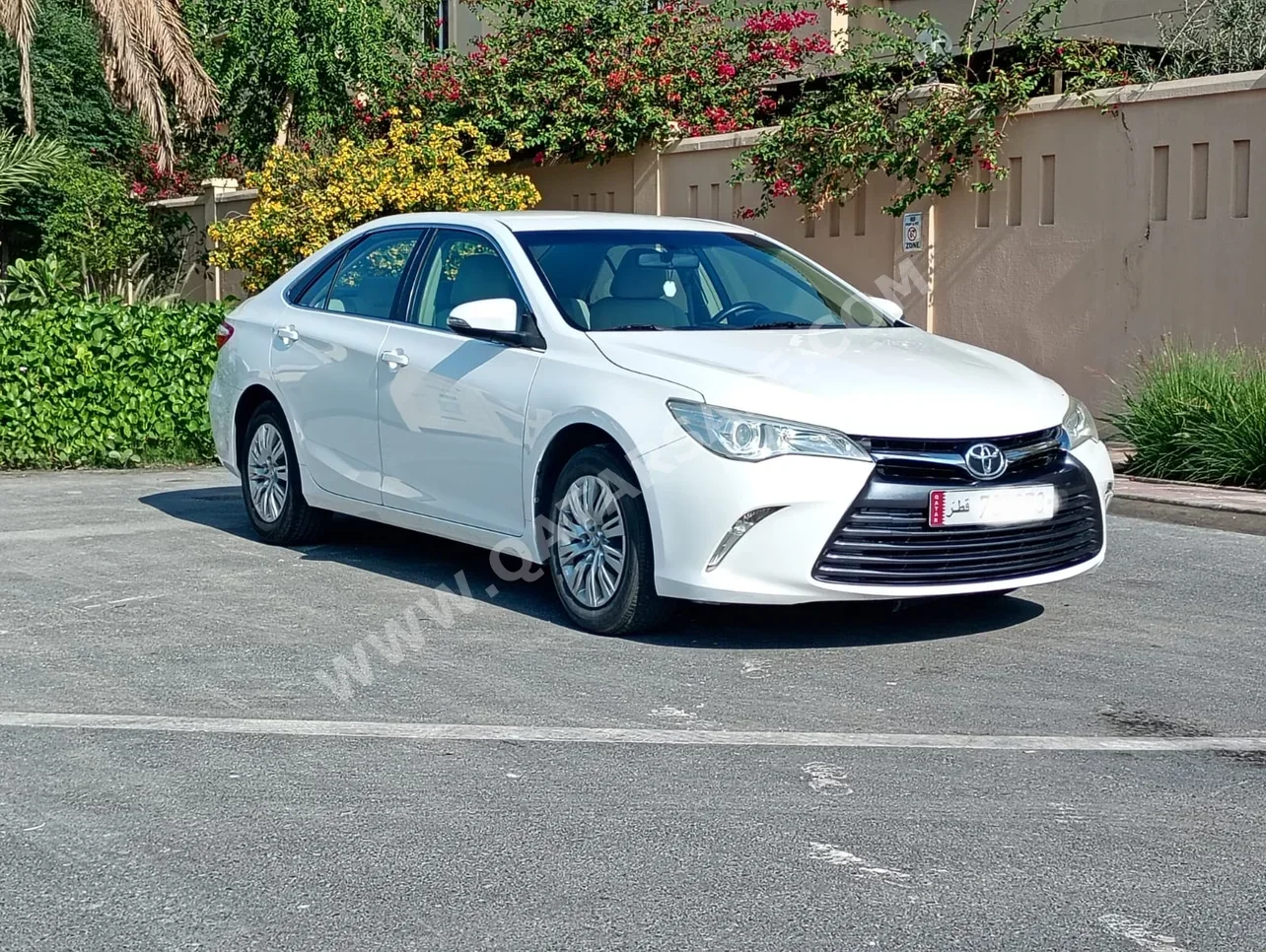 Toyota  Camry  GL  2017  Automatic  85,000 Km  4 Cylinder  Front Wheel Drive (FWD)  Sedan  White
