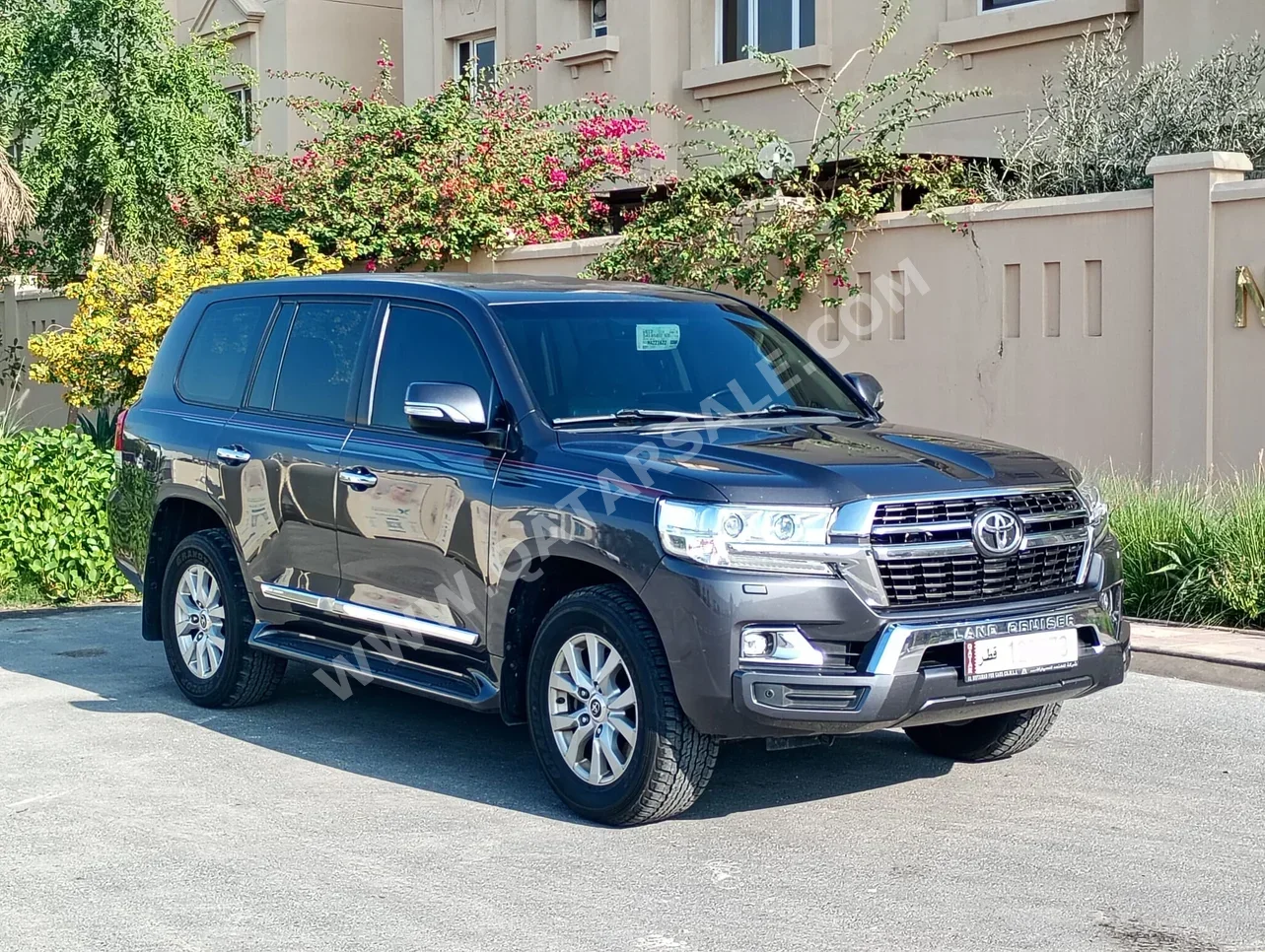 Toyota  Land Cruiser  GXR  2021  Automatic  246,000 Km  8 Cylinder  Four Wheel Drive (4WD)  SUV  Gray