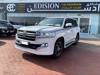Toyota  Land Cruiser  GXR  2019  Automatic  190,000 Km  8 Cylinder  Four Wheel Drive (4WD)  SUV  White