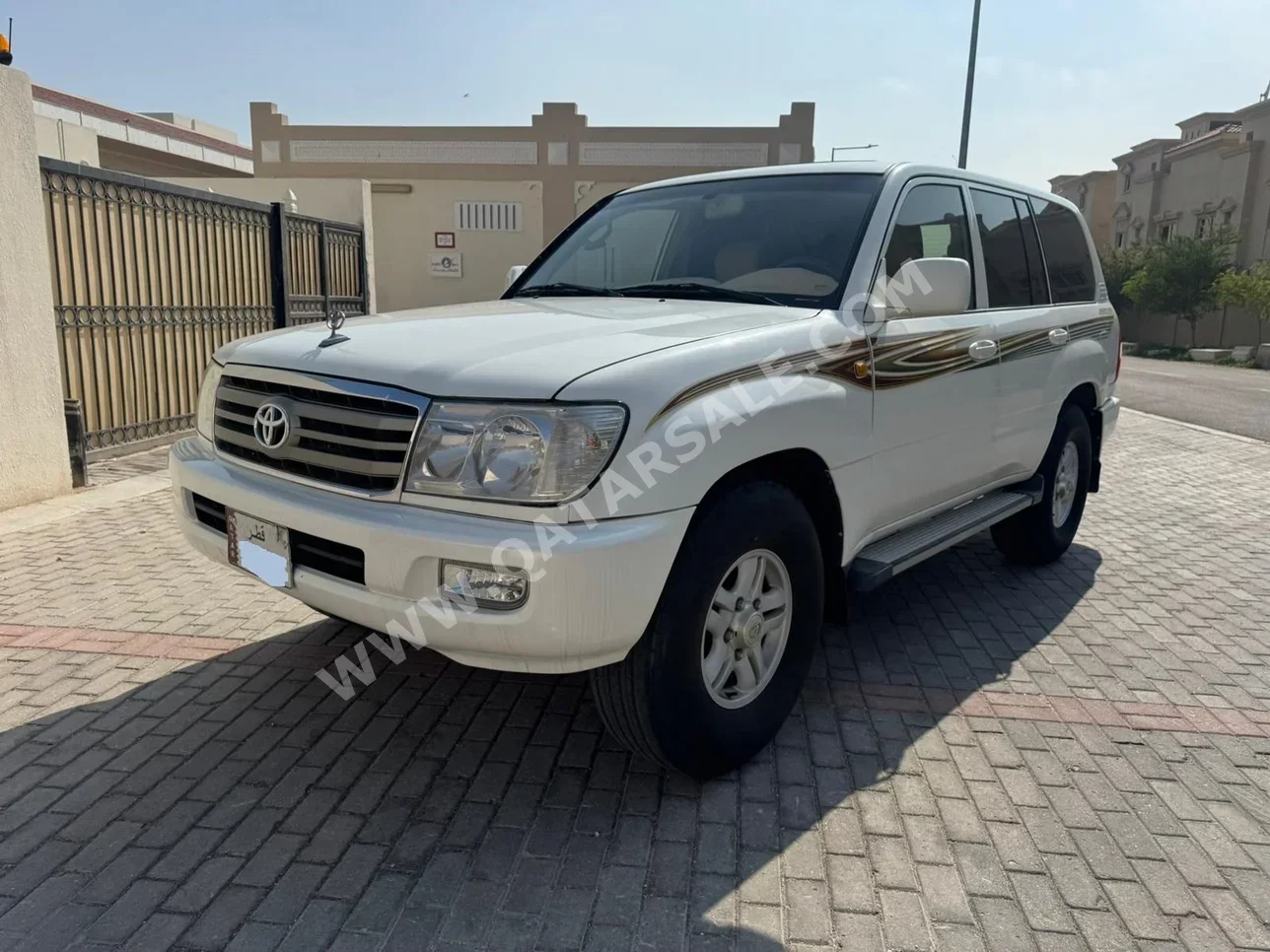 Toyota  Land Cruiser  GX  2006  Manual  668,000 Km  6 Cylinder  Four Wheel Drive (4WD)  SUV  White
