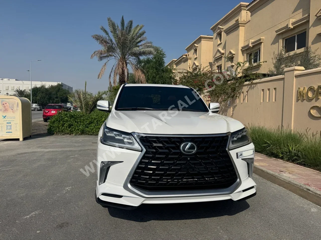 Lexus LX 570 2016 Automatic 330,000 Km 8 Cylinder Four Wheel Drive (4WD) SUV White