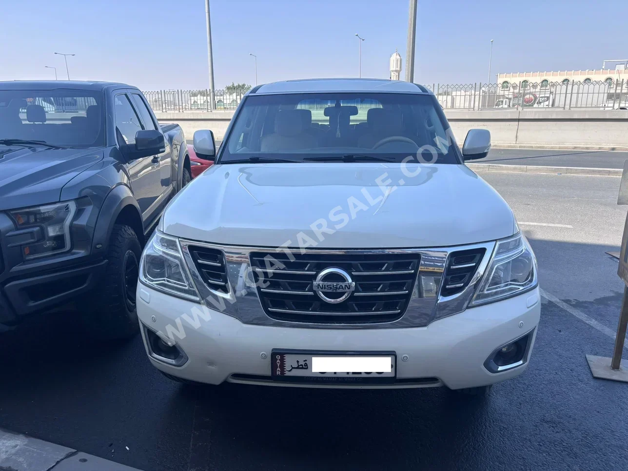 Nissan  Patrol  SE  2015  Automatic  310,000 Km  8 Cylinder  Four Wheel Drive (4WD)  SUV  White