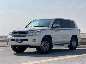 Toyota  Land Cruiser  VXR  2012  Automatic  430,000 Km  8 Cylinder  Four Wheel Drive (4WD)  SUV  White