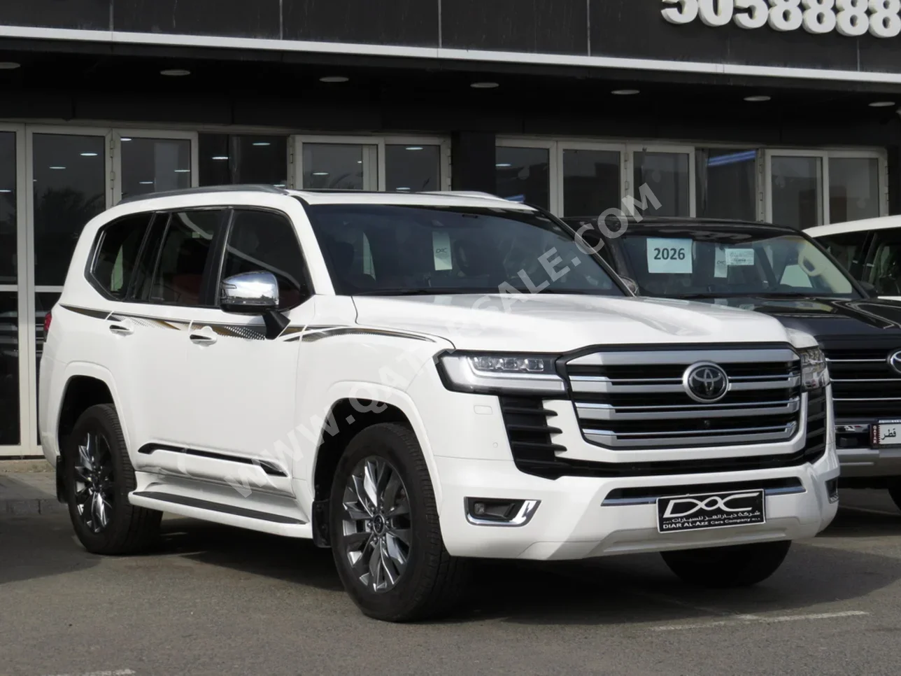 Toyota  Land Cruiser  VXR Twin Turbo  2023  Automatic  49,000 Km  6 Cylinder  Four Wheel Drive (4WD)  SUV  White  With Warranty