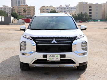 ميتسوبيشي  أوت لاندر  اتش ال +  2024  اوتوماتيك  33,000 كم  4 سلندر  سحب امامي  اس يو في  أبيض  تحت الضمان