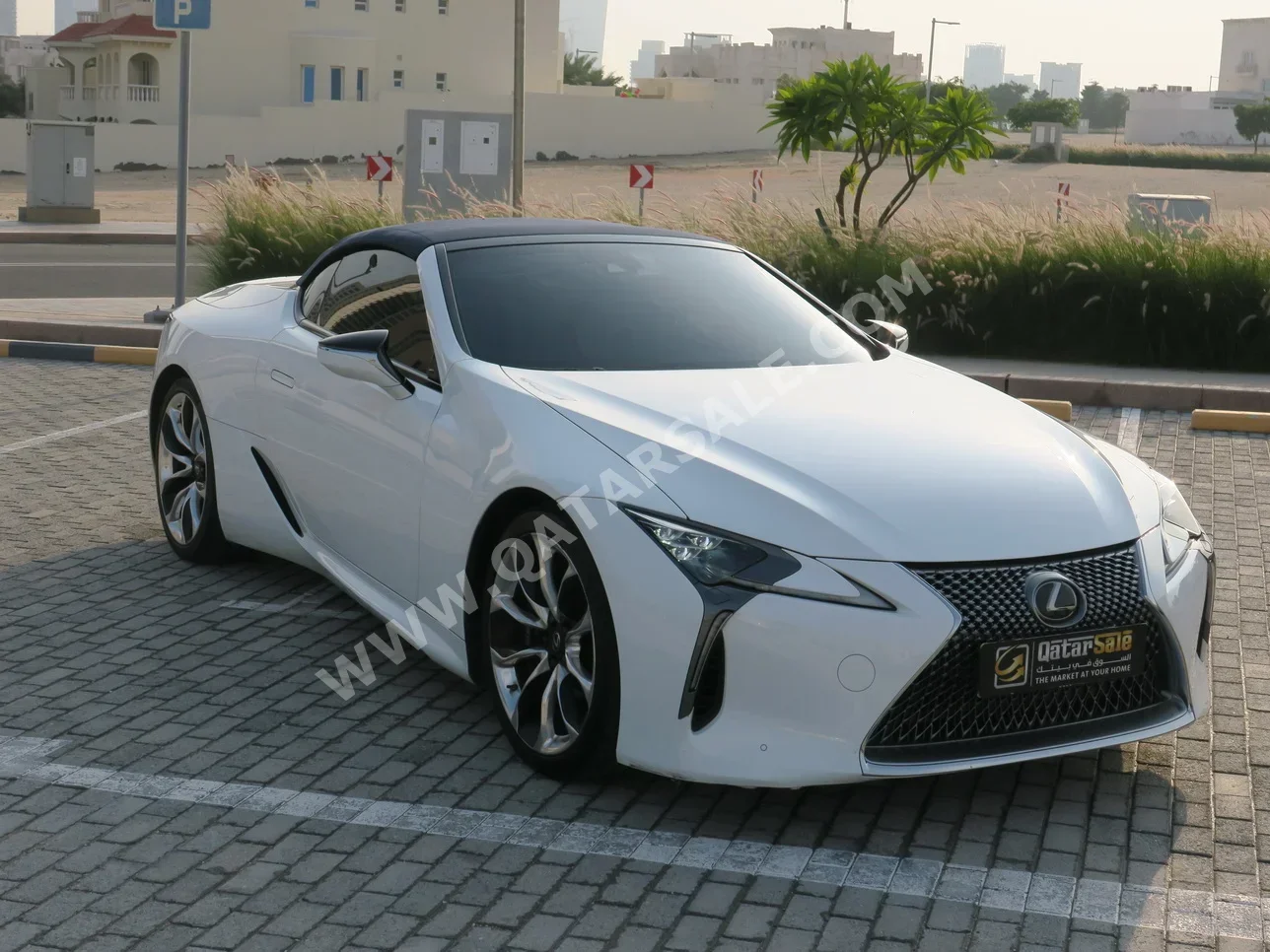 Lexus  LC  500  2023  Automatic  98,000 Km  8 Cylinder  Rear Wheel Drive (RWD)  Convertible  White  With Warranty
