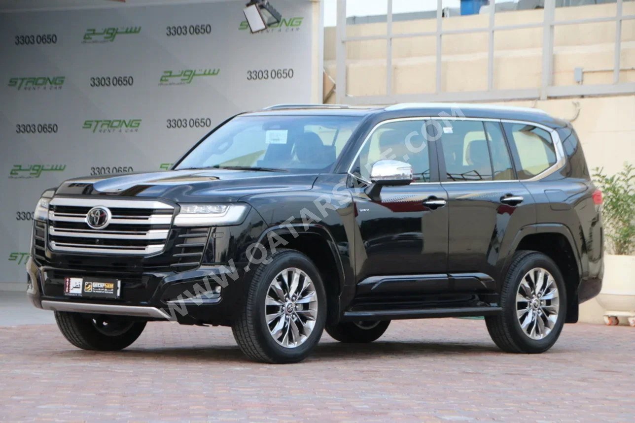 Toyota  Land Cruiser  VXR Twin Turbo  2025  Automatic  8,000 Km  6 Cylinder  Four Wheel Drive (4WD)  SUV  Black  With Warranty
