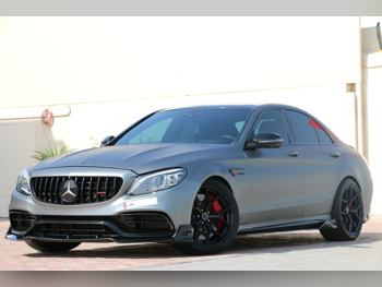 مرسيدس - بنز سي - كلاس 63 AMG اس 2019 اوتوماتيك 126,000 كم 8 سلندر دفع خلفي كوبيه \ سبورت رمادي
