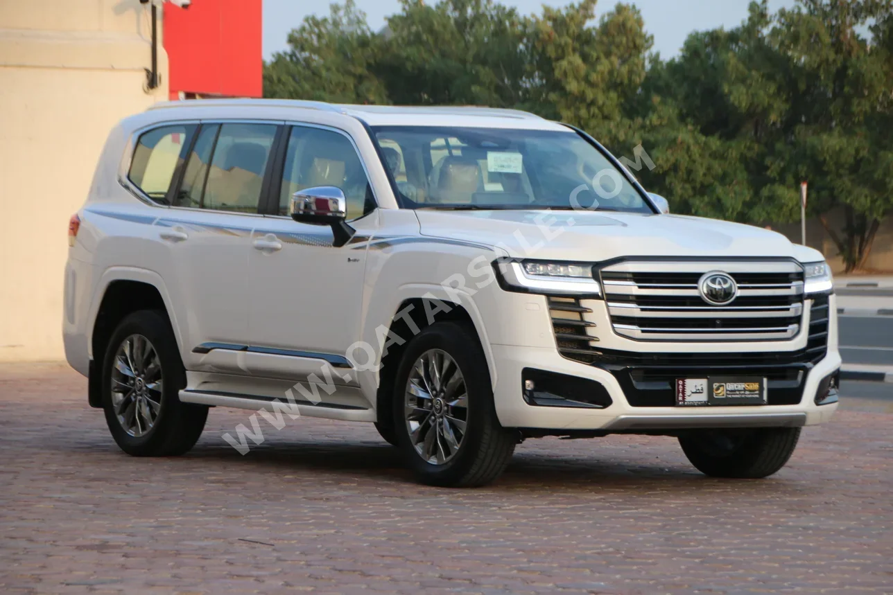 Toyota  Land Cruiser  VX Twin Turbo  2025  Automatic  850 Km  6 Cylinder  Four Wheel Drive (4WD)  SUV  White  With Warranty