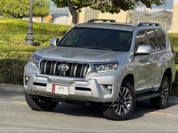 تويوتا  برادو  تي اكس ال  2023  اوتوماتيك  44,000 كم  6 سلندر  دفع رباعي  اس يو في  فضي