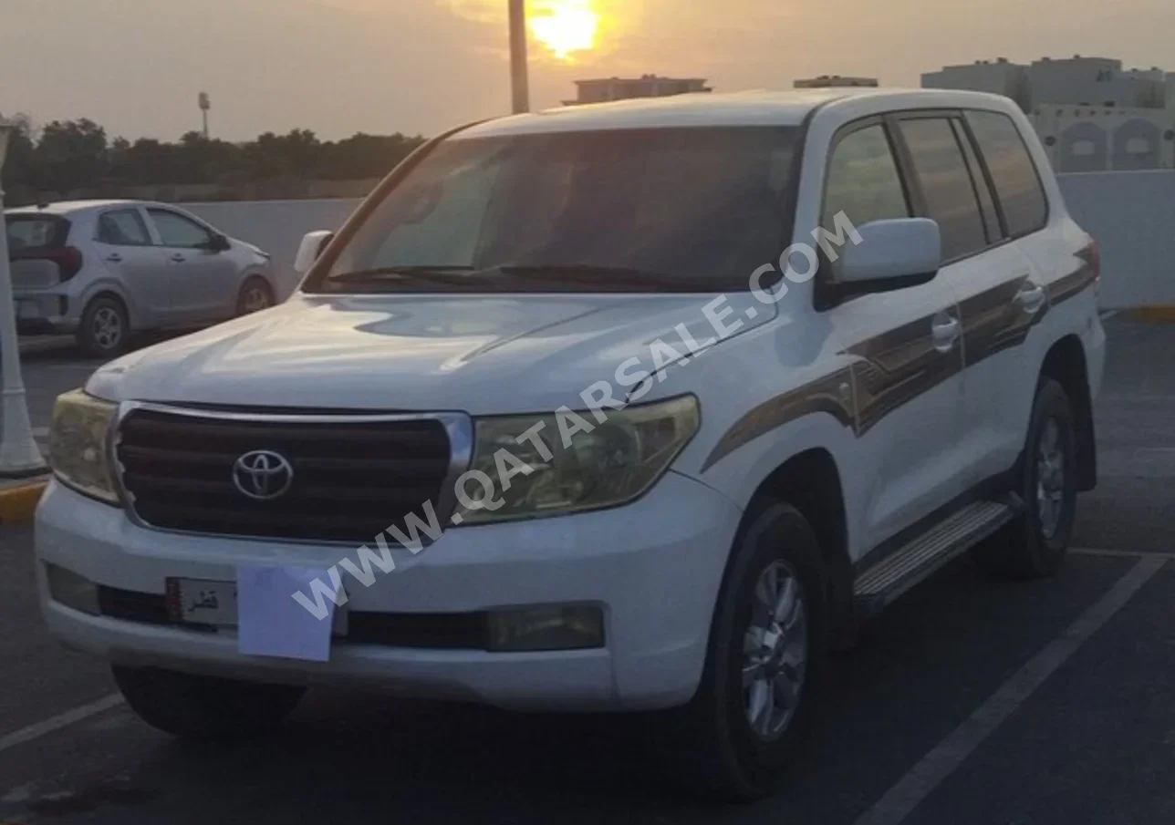Toyota  Land Cruiser  G  2009  Automatic  478,000 Km  6 Cylinder  Four Wheel Drive (4WD)  SUV  White