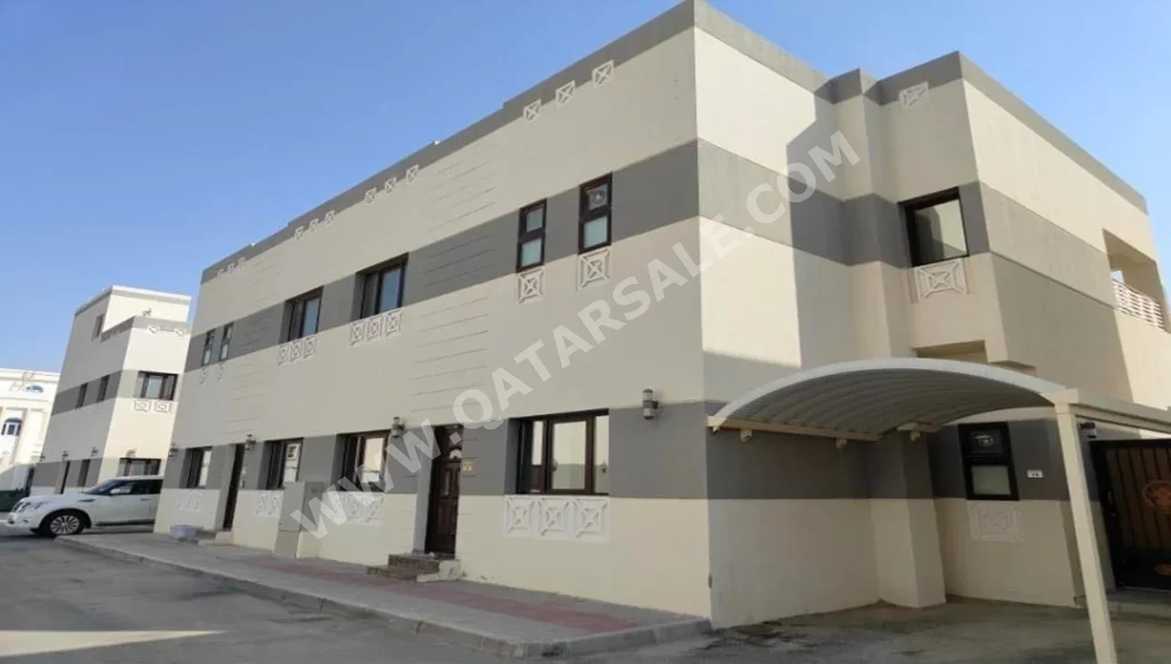 Family Residential  - Not Furnished  - Umm Salal  - Umm Ebairiya  - 5 Bedrooms