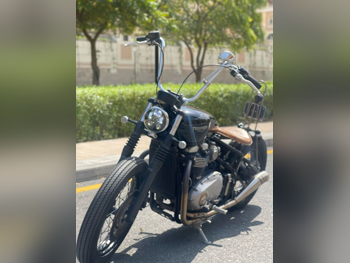 تريمف بونفيل بوبر - 2018 - اللون اسود