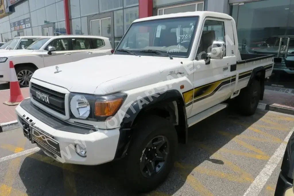 Toyota  Land Cruiser  LX  2022  Manual  0 Km  6 Cylinder  Four Wheel Drive (4WD)  Pick Up  White  With Warranty