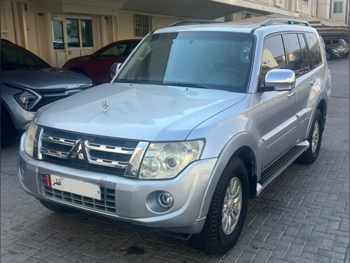 Mitsubishi  Pajero  3.8 Gold Edition  2014  Automatic  200,000 Km  6 Cylinder  Four Wheel Drive (4WD)  SUV  Silver  With Warranty