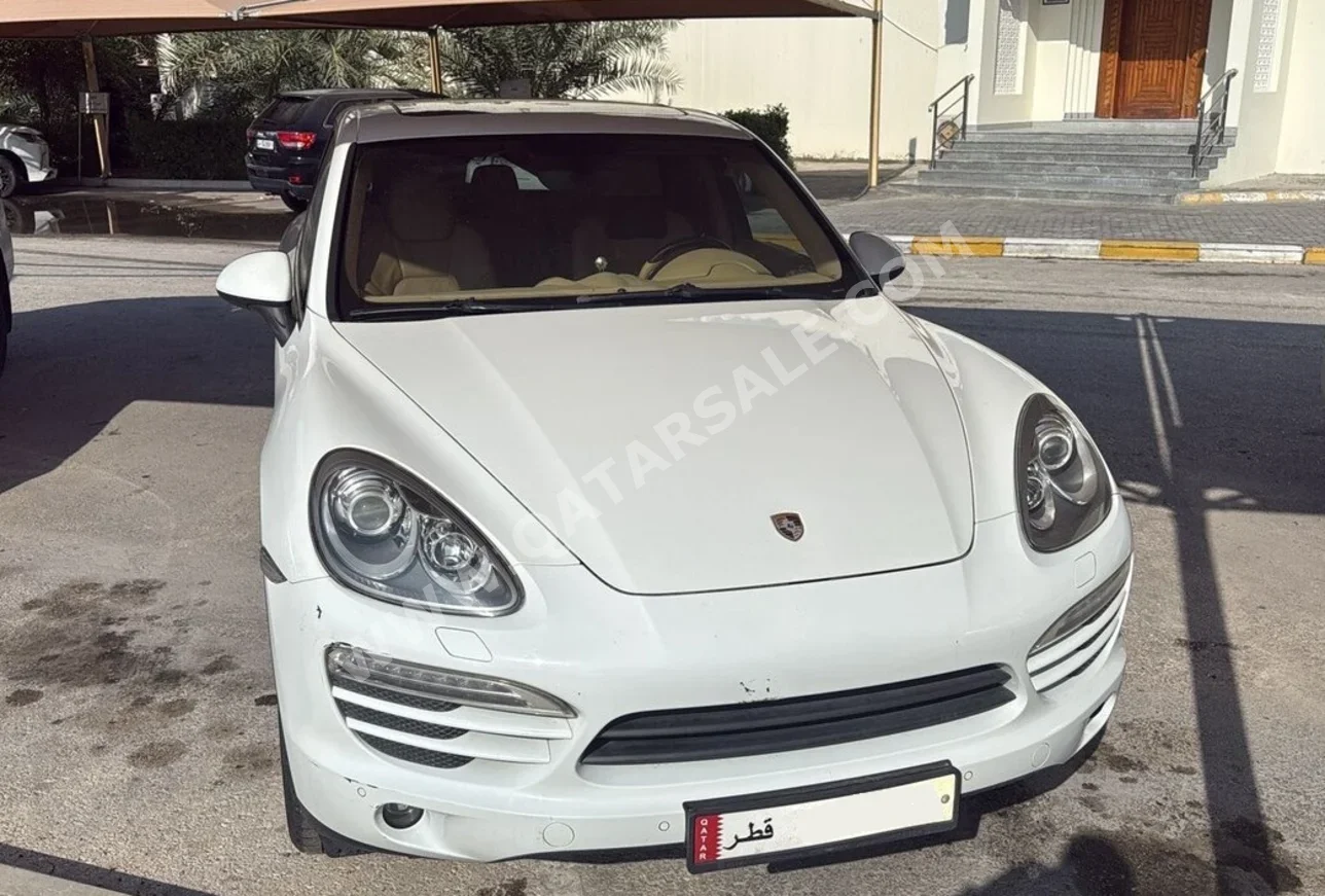 Porsche  Cayenne  2013  Automatic  96,000 Km  6 Cylinder  Four Wheel Drive (4WD)  SUV  White