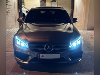 مرسيدس - بنز  سي - كلاس  200  2018  اوتوماتيك  107,000 كم  4 سلندر  دفع خلفي  سيدان  رمادي غامق