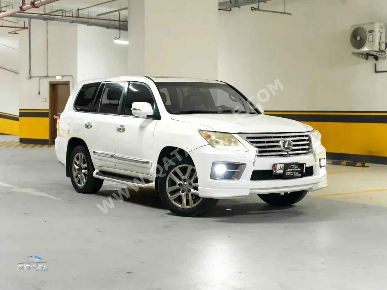 لكزس ال اكس 570 اس 2014 اوتوماتيك 317,000 كم 8 سلندر دفع رباعي اس يو في أبيض