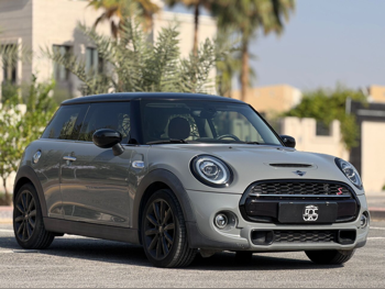 Mini  Cooper  S  2021  Automatic  29,000 Km  4 Cylinder  Front Wheel Drive (FWD)  Hatchback  Gray