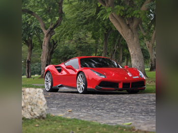 فيراري  488  جي تي بي  2017  اوتوماتيك  27,000 كم  8 سلندر  دفع خلفي  كوبيه \ سبورت  أحمر
