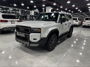 تويوتا  برادو  تي اكس تيربو  2025  اوتوماتيك  1,100 كم  4 سلندر  دفع رباعي  اس يو في  أبيض  تحت الضمان