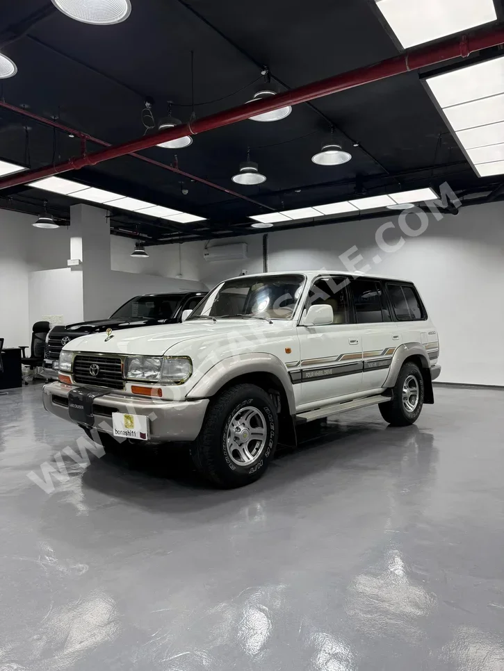 Toyota  Land Cruiser  VXR  1997  Automatic  500,000 Km  8 Cylinder  Four Wheel Drive (4WD)  SUV  White