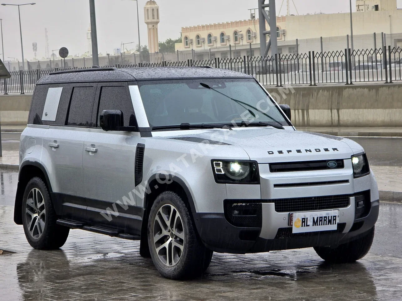 لاند روفر  ديفيندر  110  2020  اوتوماتيك  128,000 كم  6 سلندر  دفع رباعي  اس يو في  فضي