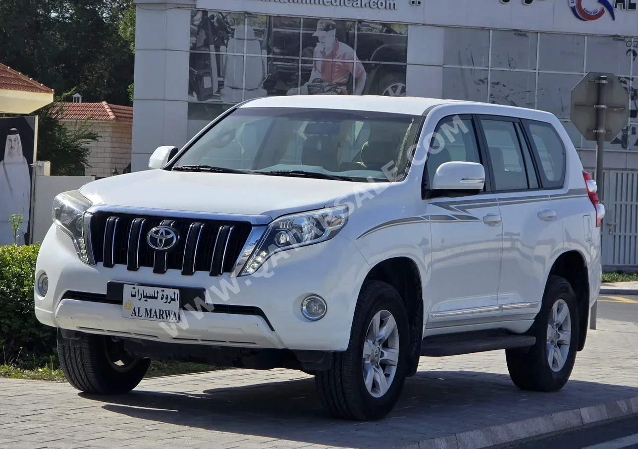 تويوتا  برادو  2017  اوتوماتيك  138,000 كم  6 سلندر  دفع رباعي  اس يو في  أبيض