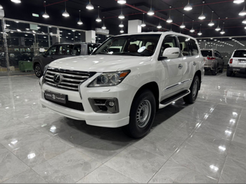 لكزس  ال اكس  570 اس  2013  اوتوماتيك  371,000 كم  8 سلندر  دفع رباعي  اس يو في  أبيض