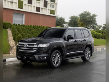 تويوتا  لاند كروزر  جي اكس ار توين توربو  2024  اوتوماتيك  39,000 كم  6 سلندر  دفع رباعي  اس يو في  أسود  تحت الضمان