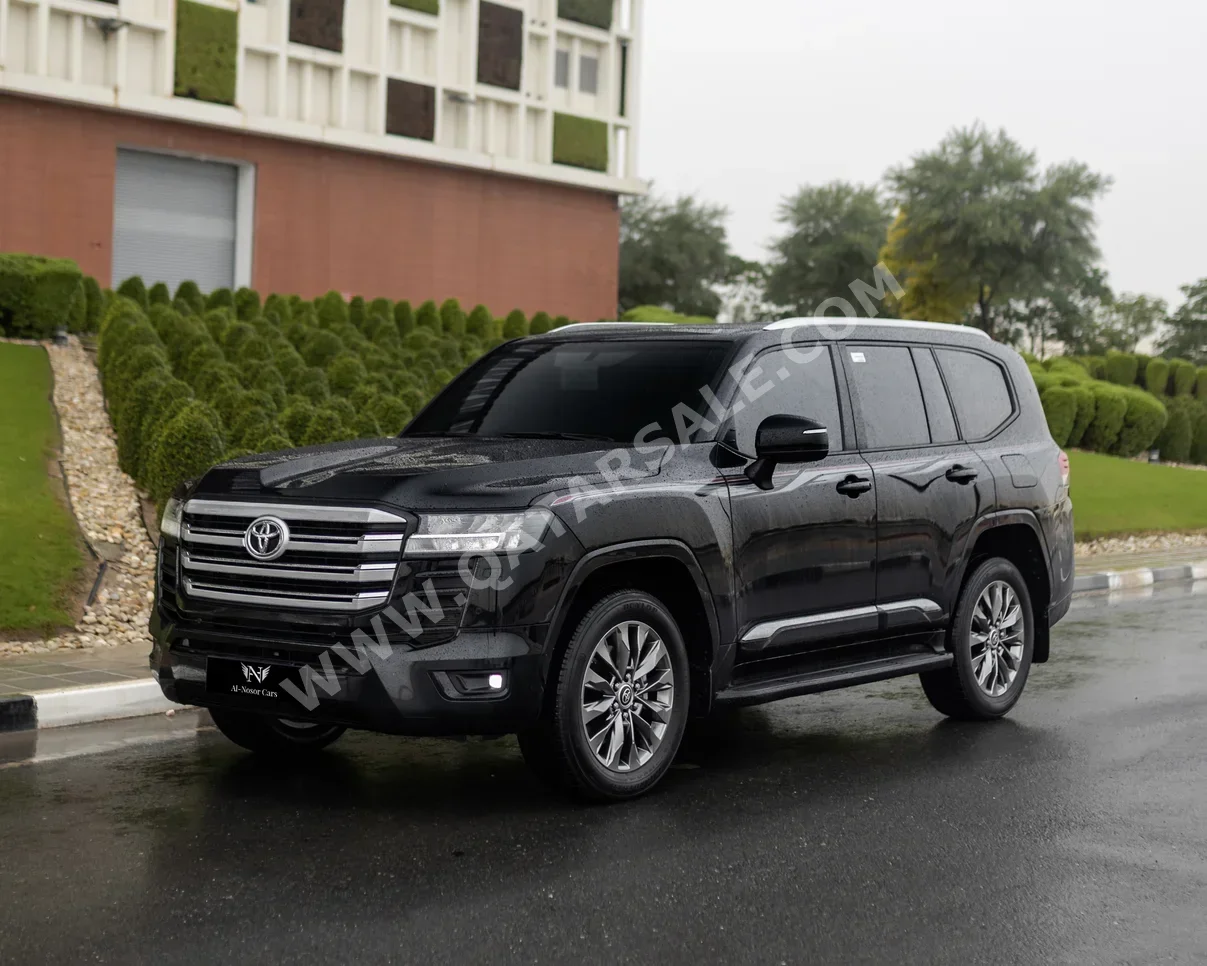 تويوتا  لاند كروزر  جي اكس ار توين توربو  2024  اوتوماتيك  39,000 كم  6 سلندر  دفع رباعي  اس يو في  أسود  تحت الضمان