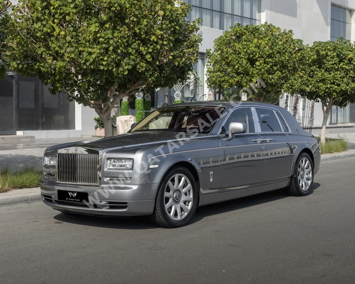 رولز - رويس  فانتوم  2015  اوتوماتيك  26,000 كم  12 سلندر  دفع كلي مستمر  سيدان  فضي