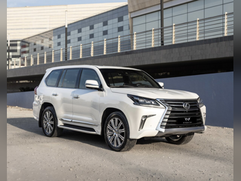 Lexus  LX  570  2017  Automatic  120,000 Km  8 Cylinder  Four Wheel Drive (4WD)  SUV  White
