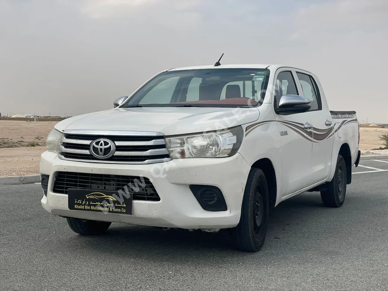 تويوتا  هاي لوكس  2019  عادي  560,000 كم  4 سلندر  دفع رباعي  بيكب  أبيض