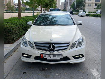 مرسيدس - بنز  اي - كلاس  350  2011  اوتوماتيك  75,000 كم  6 سلندر  دفع خلفي  سيدان  أبيض