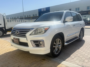 Lexus  LX  570  2013  Automatic  230,000 Km  8 Cylinder  Four Wheel Drive (4WD)  SUV  White