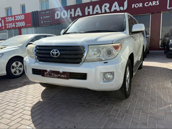 Toyota  Land Cruiser  GXR  2014  Automatic  382,000 Km  8 Cylinder  Four Wheel Drive (4WD)  SUV  White