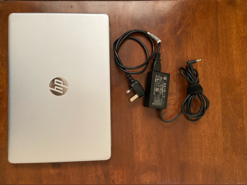 أجهزة الكمبيوتر المحمولة اتش بي  - بافيليون  - فضي  - ويندوز 10  - انتيل  - كور اي 5  -الذاكرة (رام): 8 جيجابابت