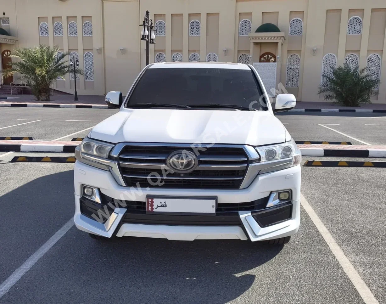Toyota Land Cruiser VXR- Grand Touring S 2020 Automatic 238,000 Km 8 Cylinder Four Wheel Drive (4WD) SUV White