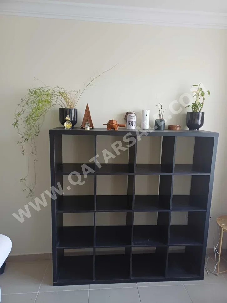 وحدات الأدراج أسود