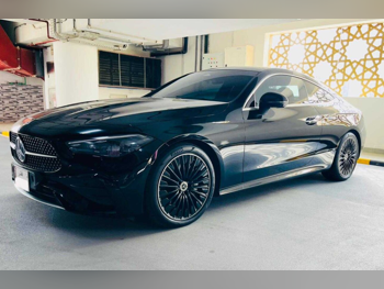 مرسيدس - بنز سي ال اي 200 2025 اوتوماتيك 35,000 كم 4 سلندر دفع خلفي سيدان أسود تحت الضمان